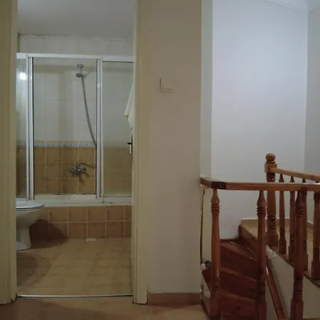 Luxury 3-bedroom Apartment *