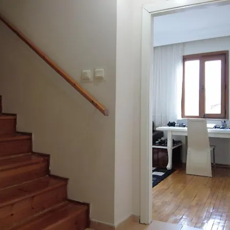 アパート Luxury 3-bedroom イスタンブール